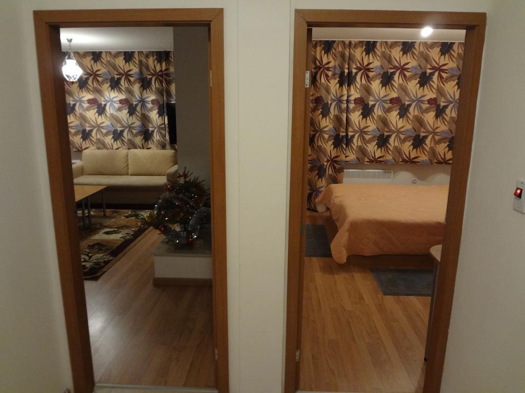 Deluxe Apartments ปอมโปโรโว ภายนอก รูปภาพ
